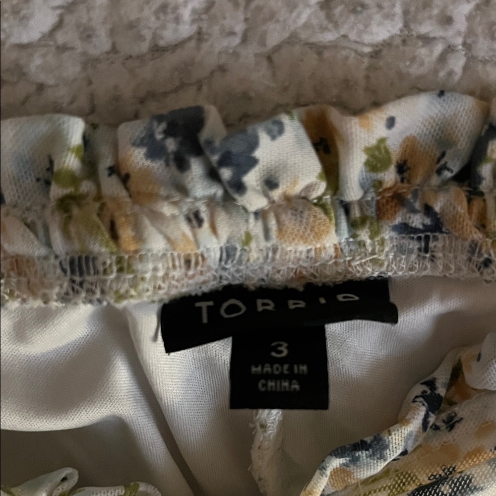 Plus size 3 Torrid Floral top with spaghetti straps- Cream and Blue - Picture 2 of 3